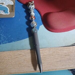Gray Beaded Cat Pen
